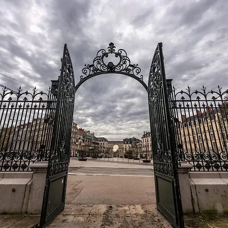 Eyssam D'or * דיז'ון